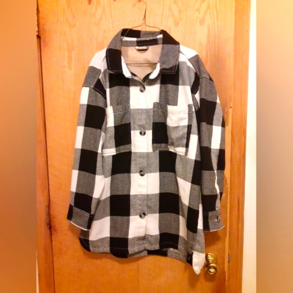 Serra Women's Flannel Plaid Checkered Long Sleeve Shacket Black White Size Small